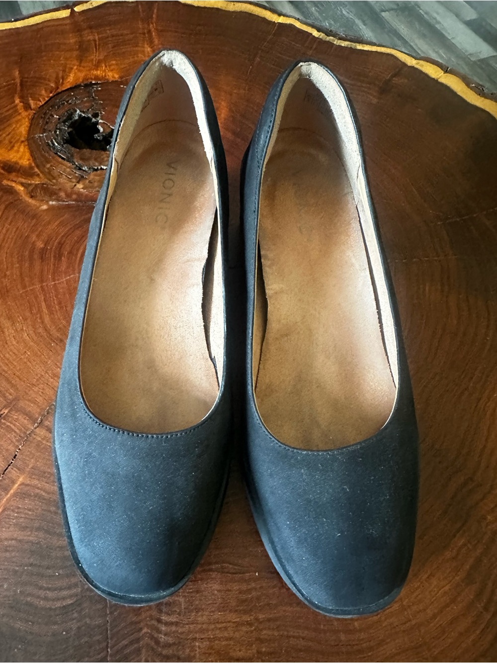 Vionic Black Women's Classic Ballet Flats